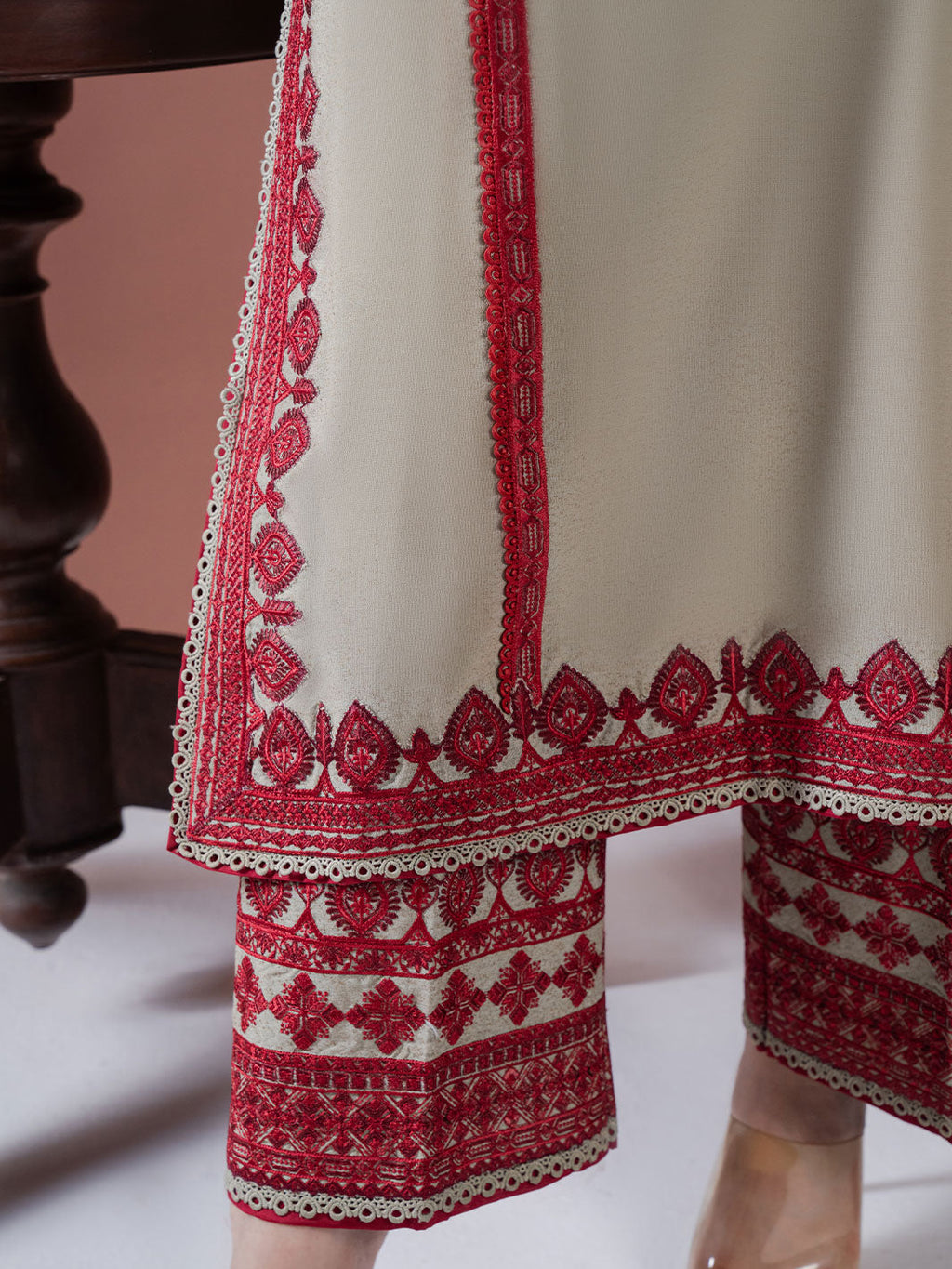 ASIM JOFA-3PC LAWN EMBROIDERED SHIRT WITH LAWN EMBROIDERED DUPATTA AND LAWN TROUSER-BIC-4529