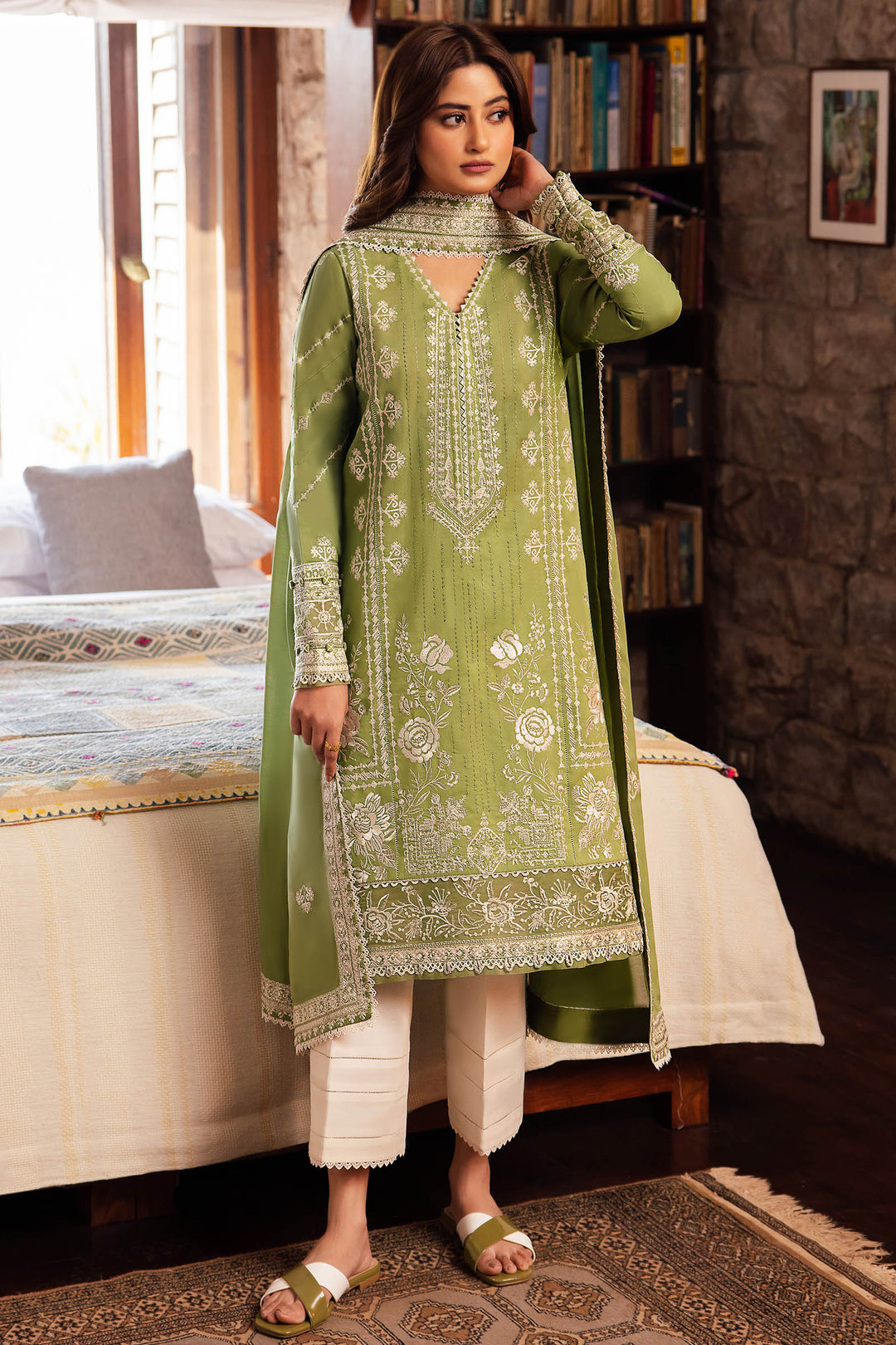 3 Piece - Unstitched Embroidered Lawn Fabric With Embroidered Lawn Dupatta ZL-2525