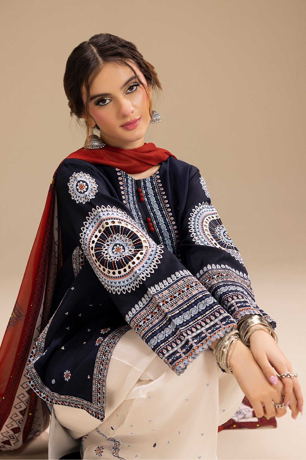 3 Piece - Embroidered Lawn Fabric with Printed Dupatta RR-610