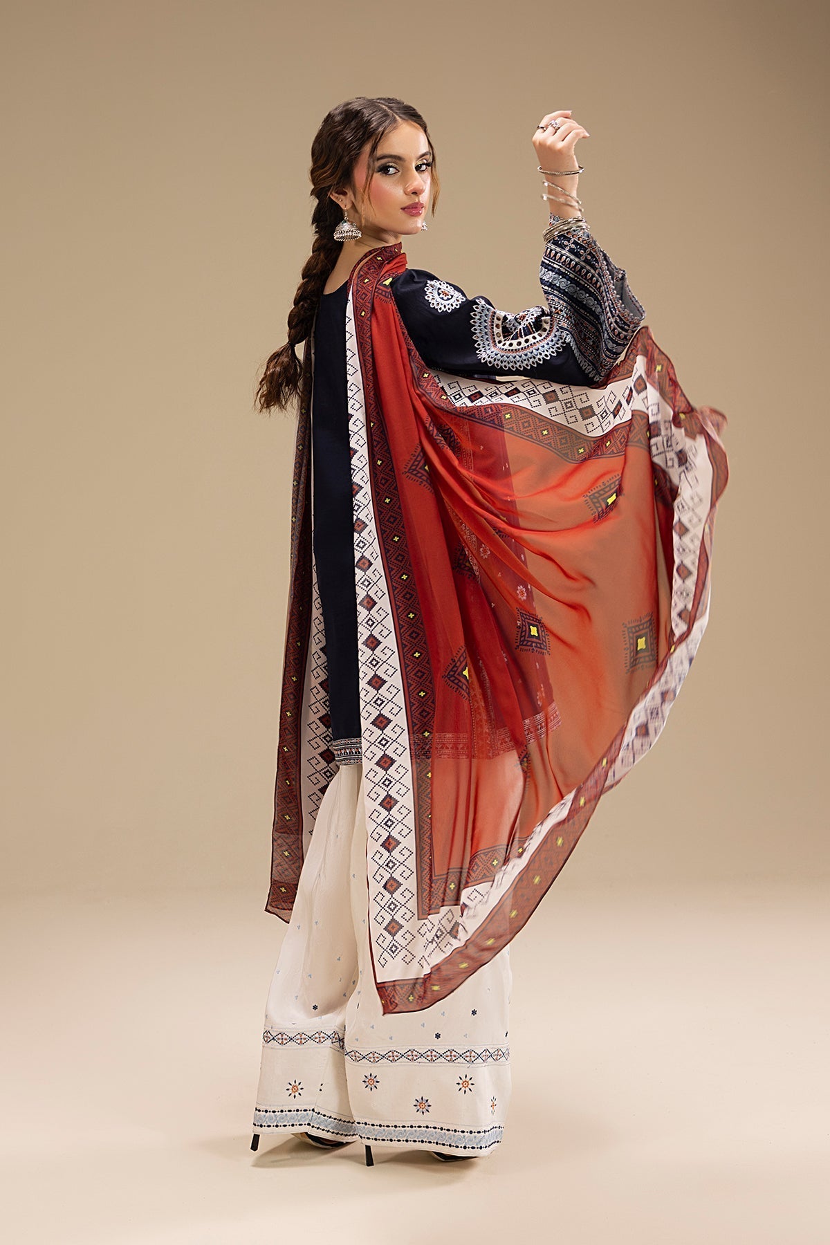 3 Piece - Embroidered Lawn Fabric with Printed Dupatta RR-610