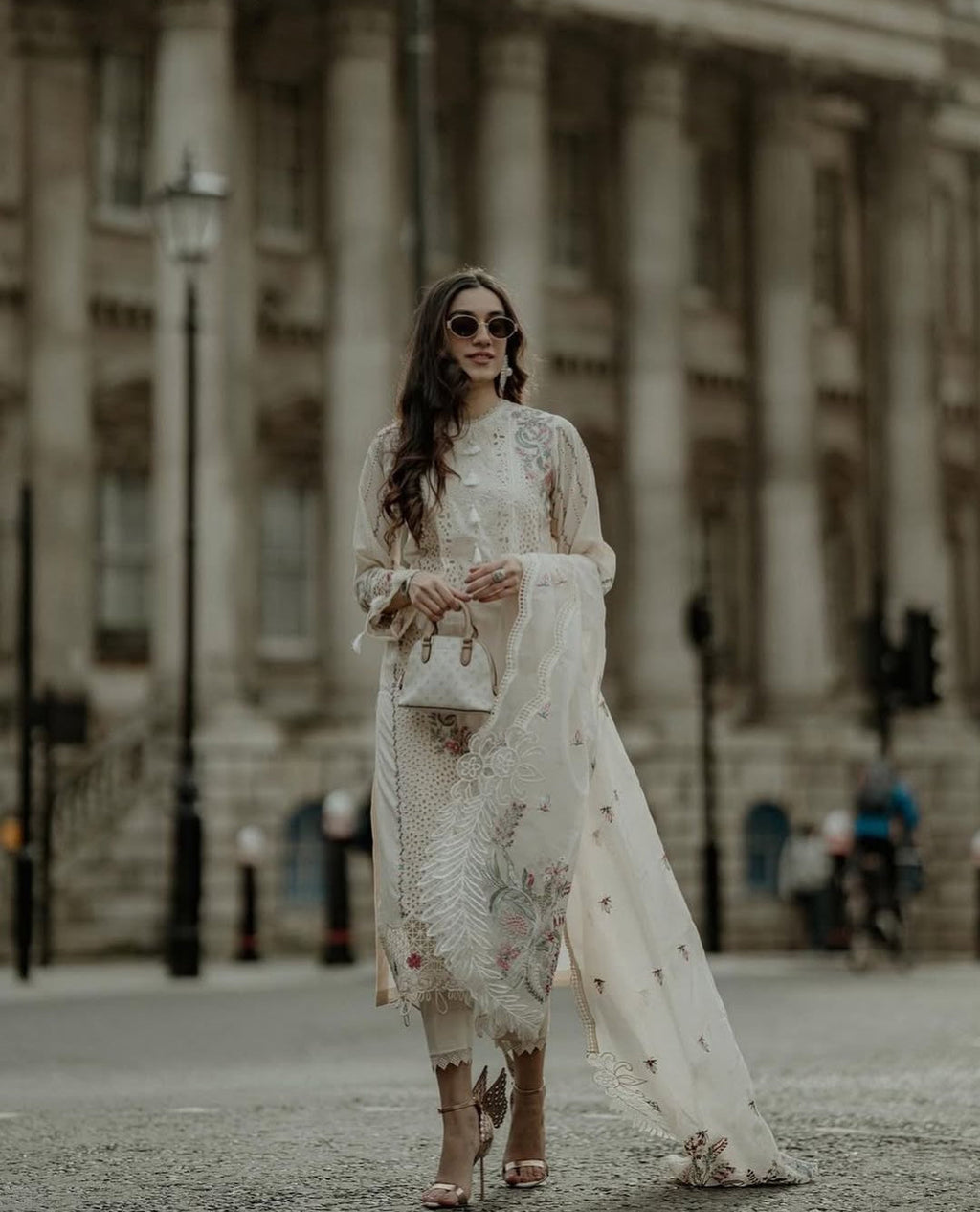 3 Piece - Unstitched Chicken Kari Embroidered Lawn Fabric QL-2605