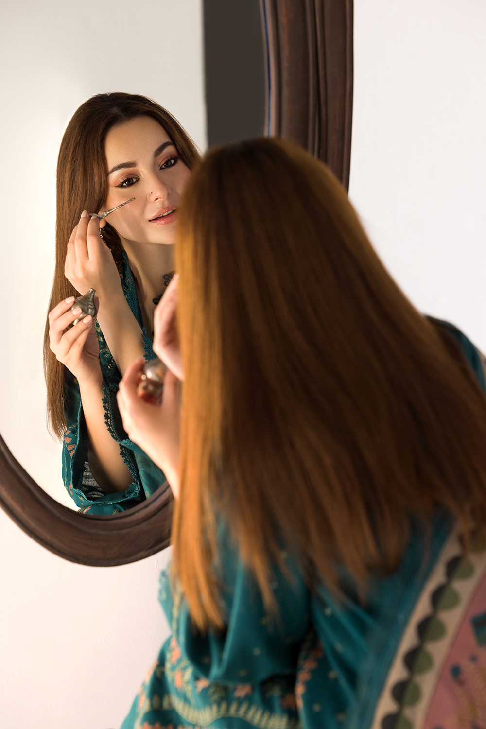 3 Piece - Unstitched Fully Embroidered Lawn Fabric SN-61