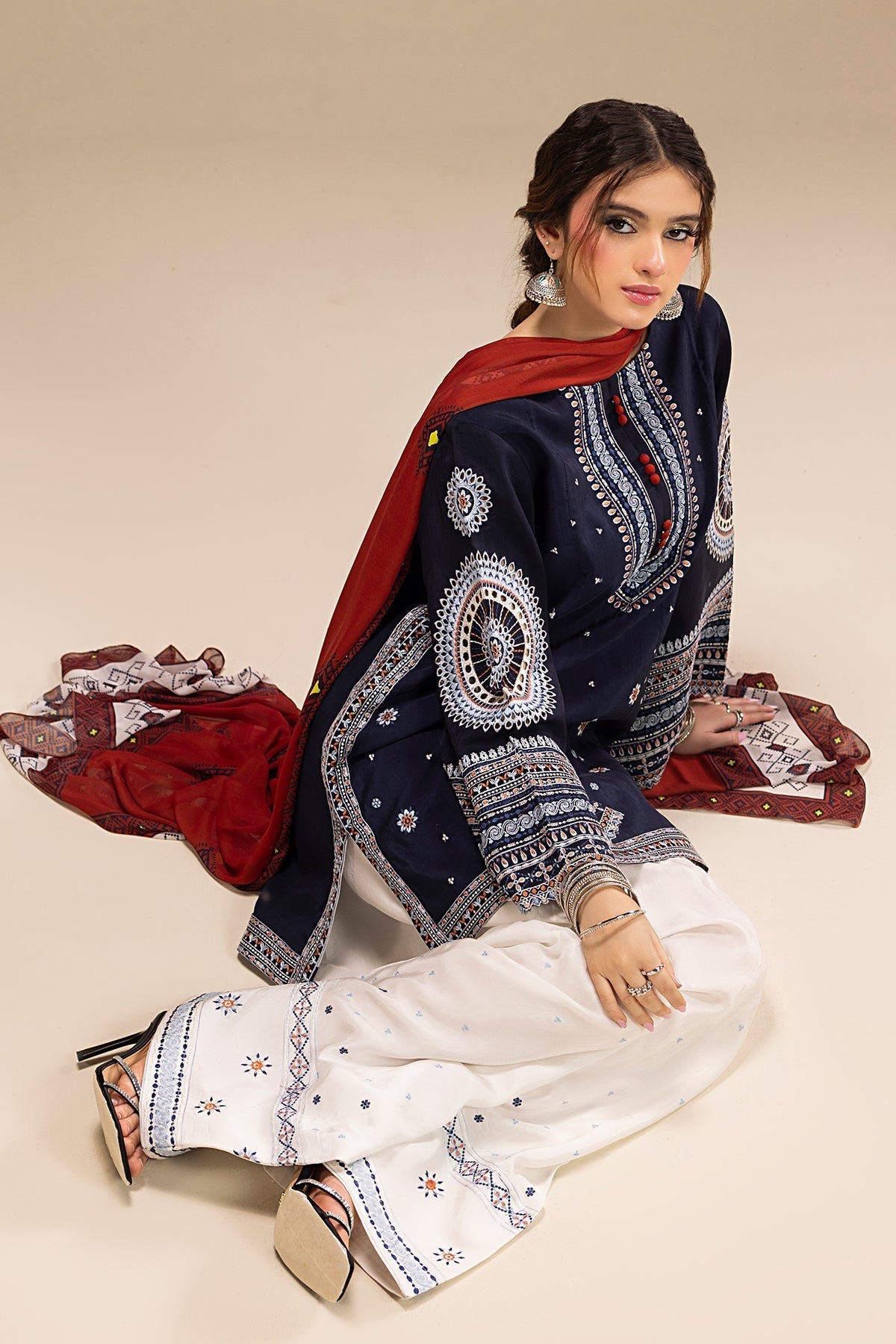 3 Piece - Embroidered Lawn Fabric with Printed Dupatta RR-610